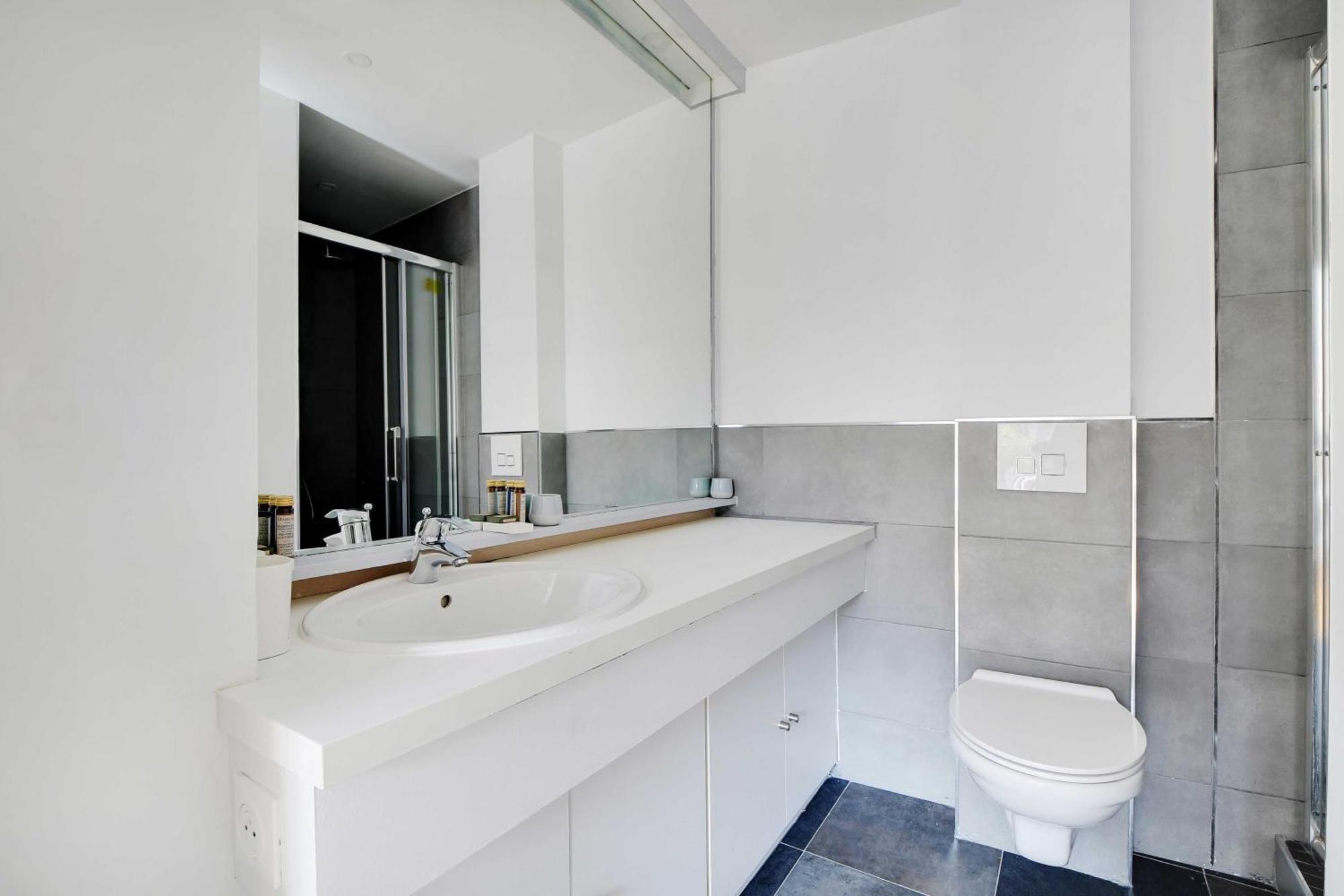 Apartment Comfortable Flat Near Paris -