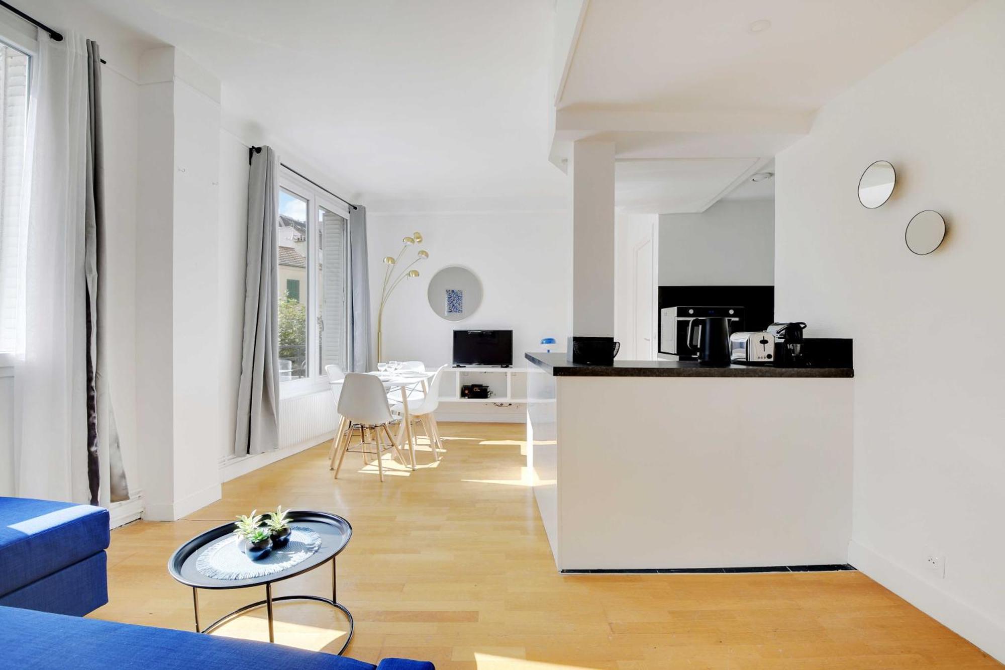 Apartment Comfortable Flat Near Paris -